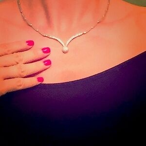Stunning 18k white solid gold necklace (only)